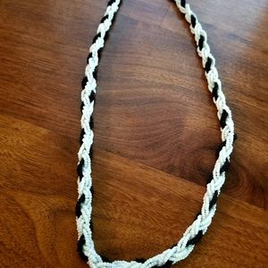 Beaded rope necklace black and gold